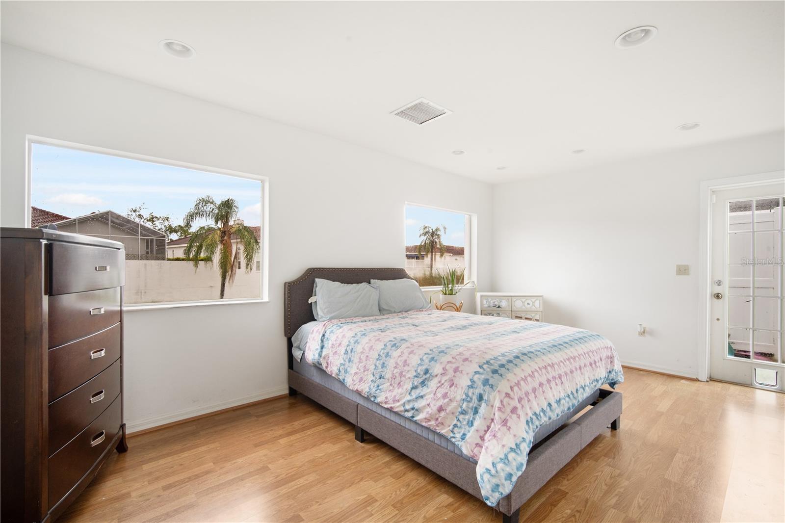 PALM COURT - Residential