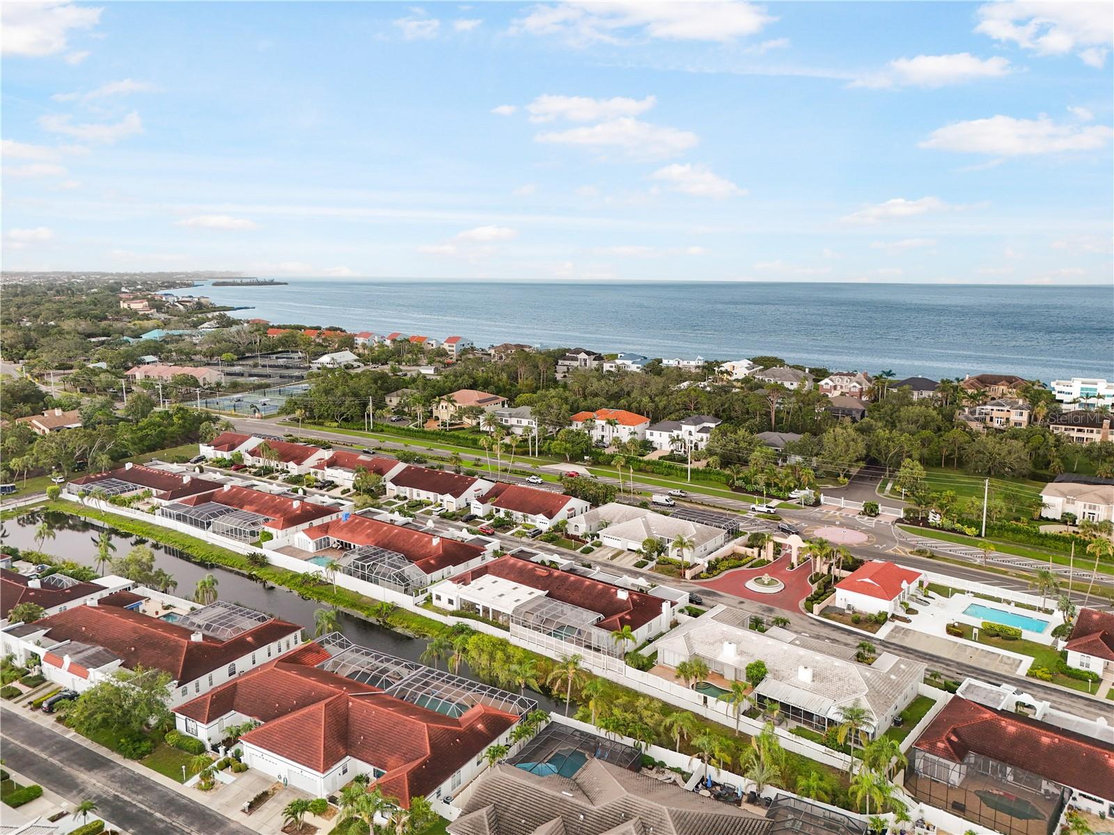 PALM COURT - Residential