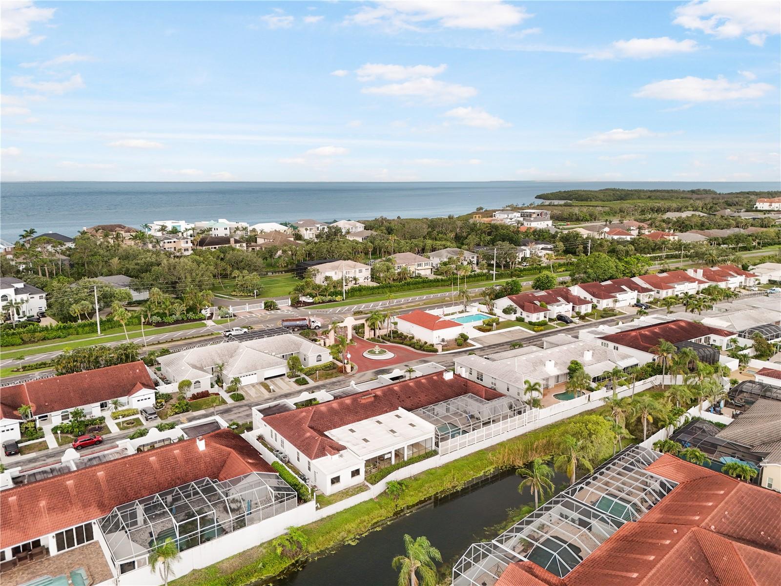 PALM COURT - Residential