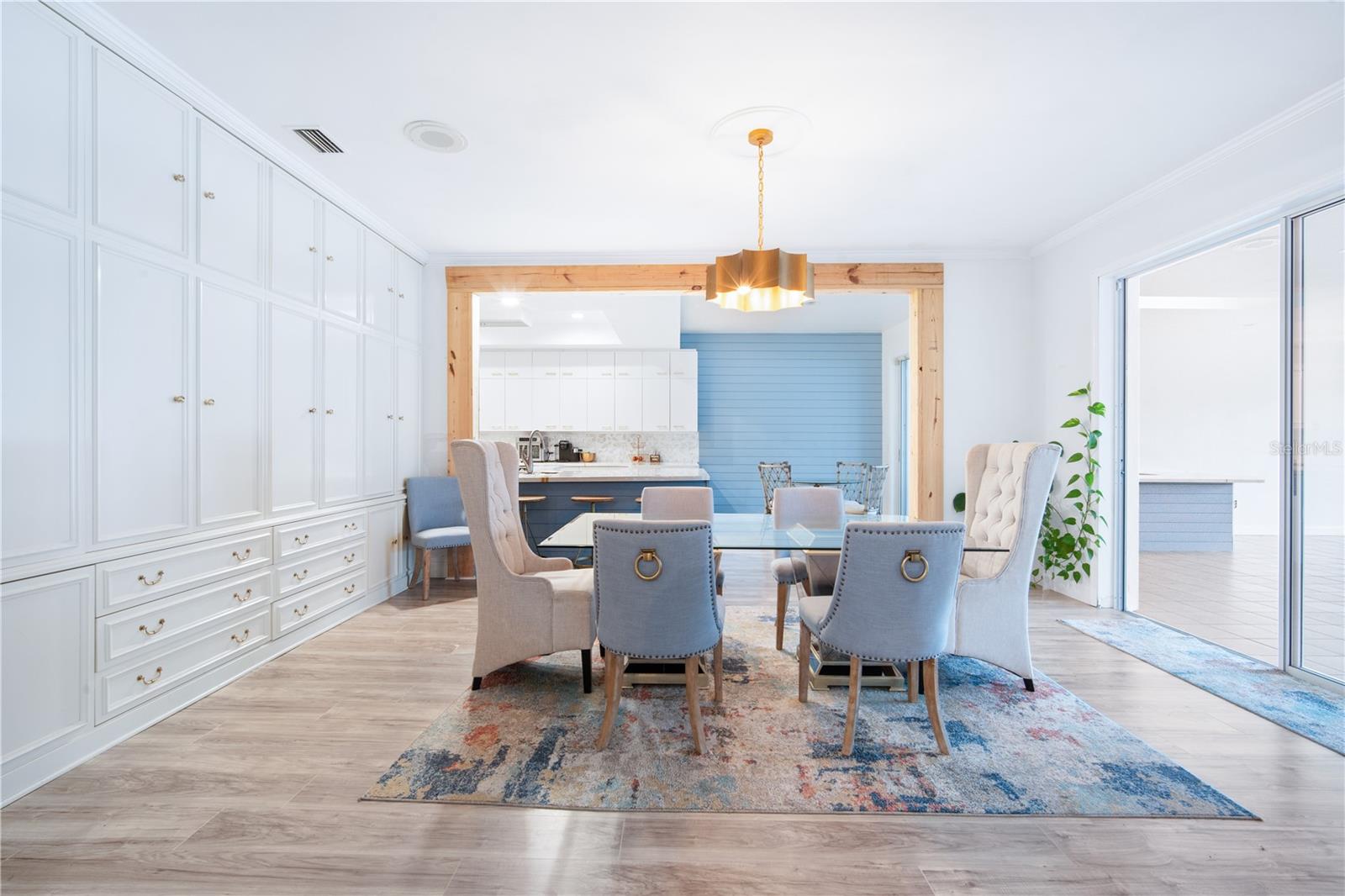 PALM COURT - Residential