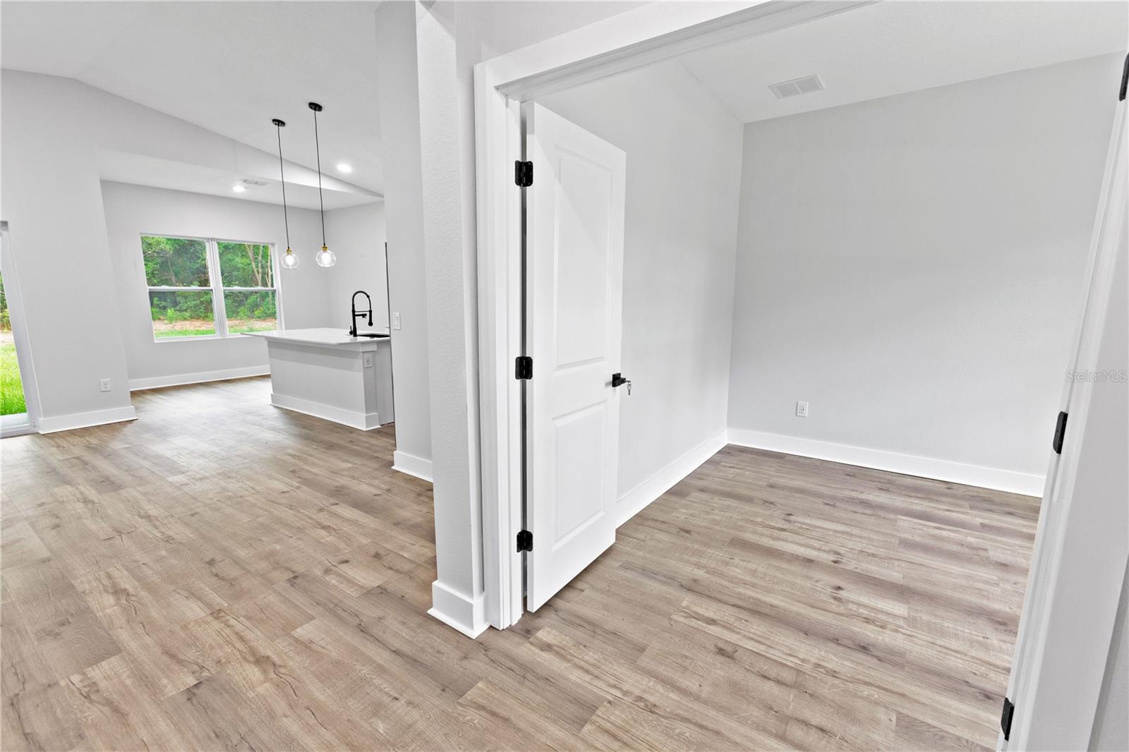ROLLING HILLS - Residential Lease