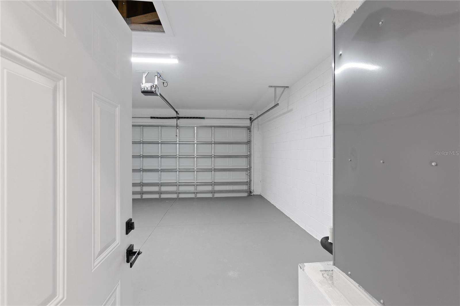 ROLLING HILLS - Residential Lease