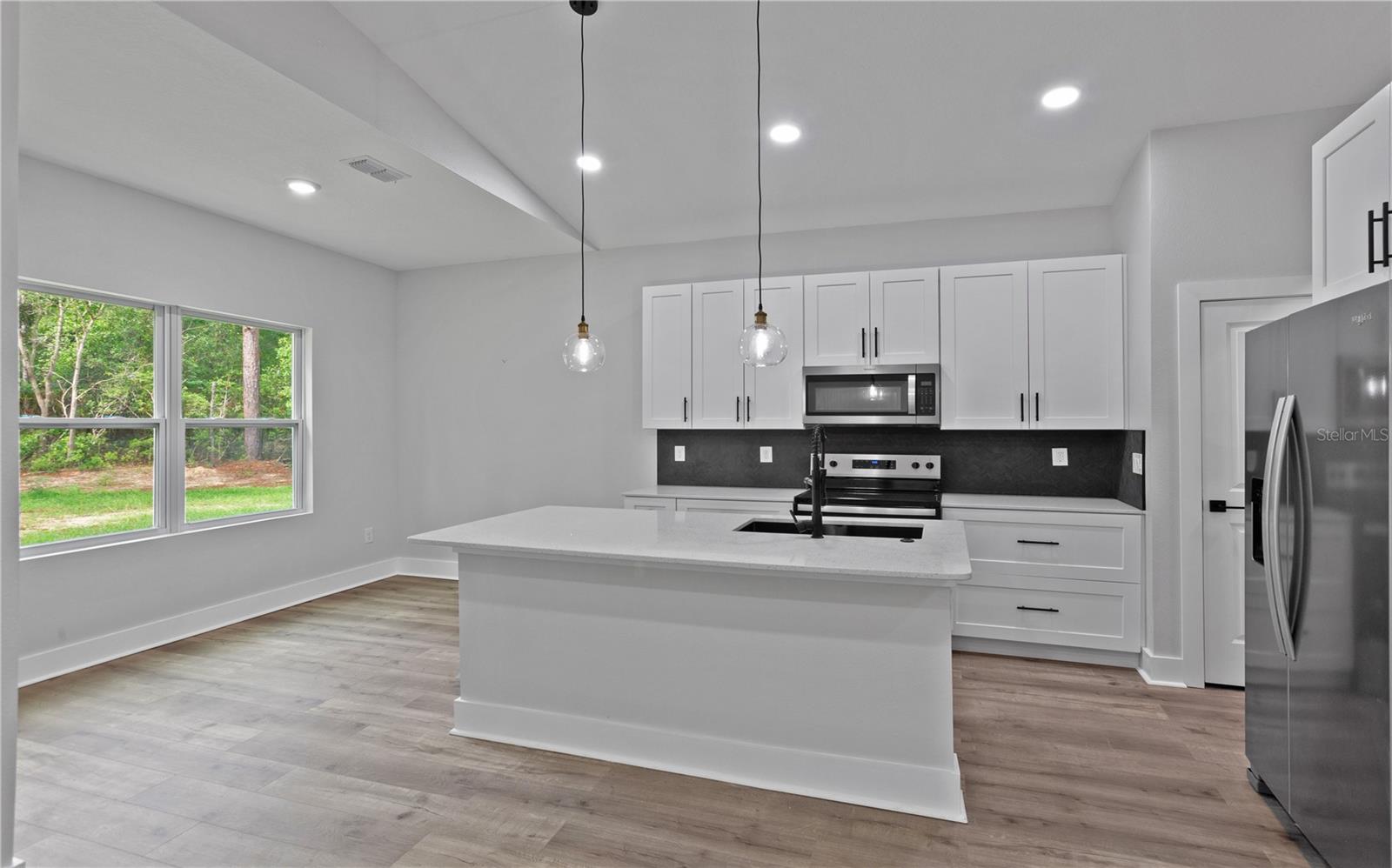ROLLING HILLS - Residential Lease