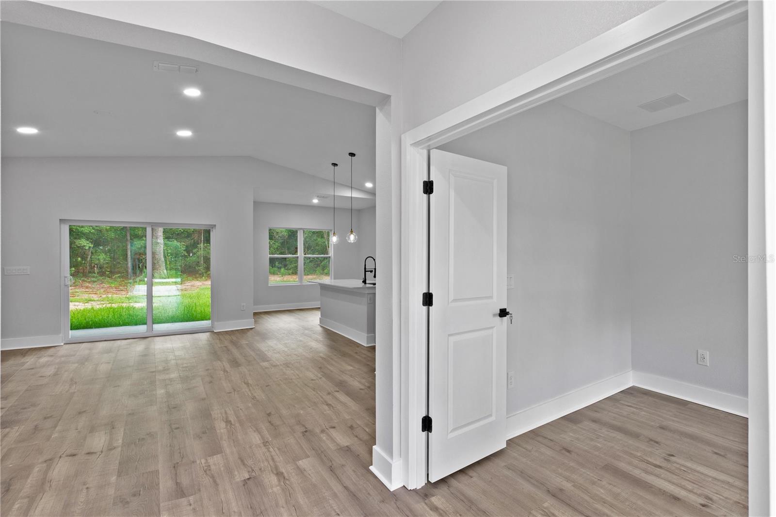 ROLLING HILLS - Residential Lease