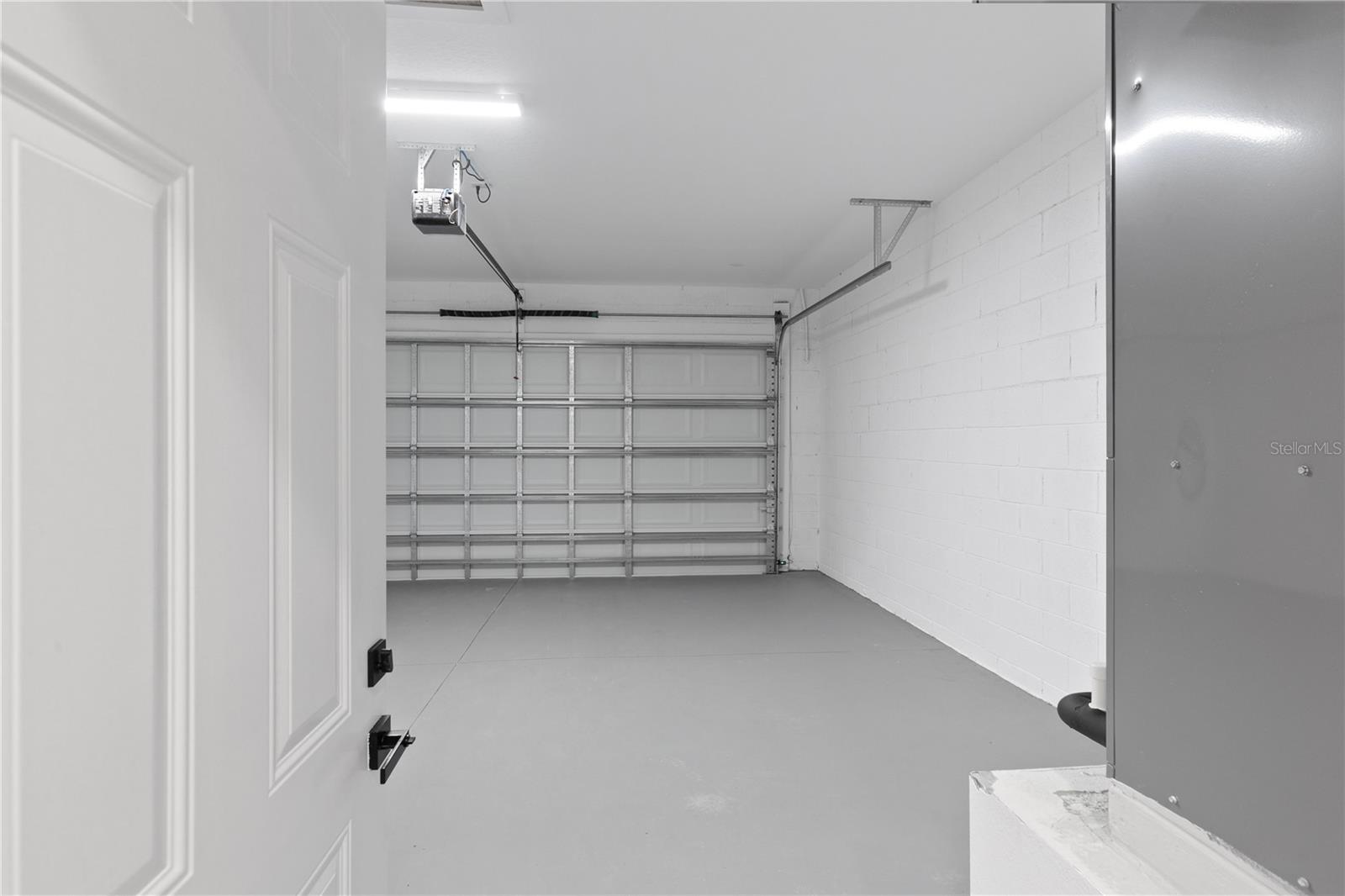 ROLLING HILLS - Residential Lease