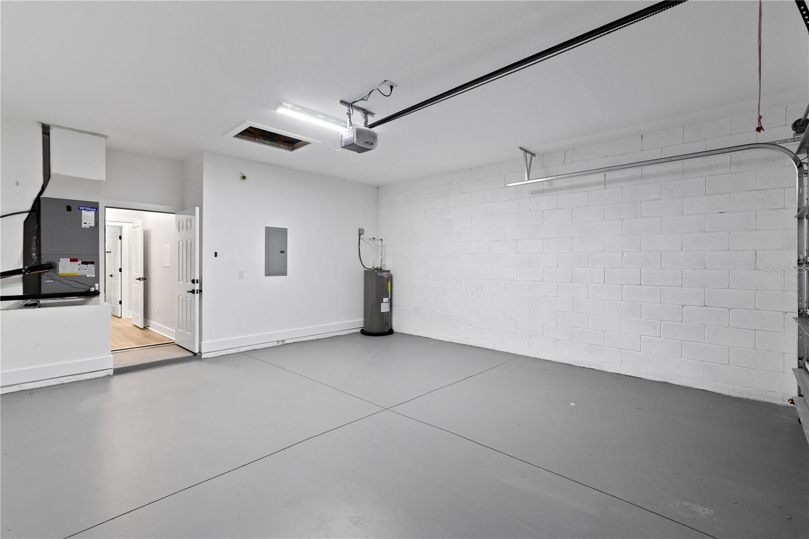 ROLLING HILLS - Residential Lease