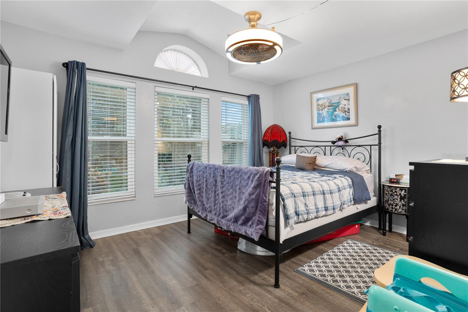 STERLING WOODS - Residential