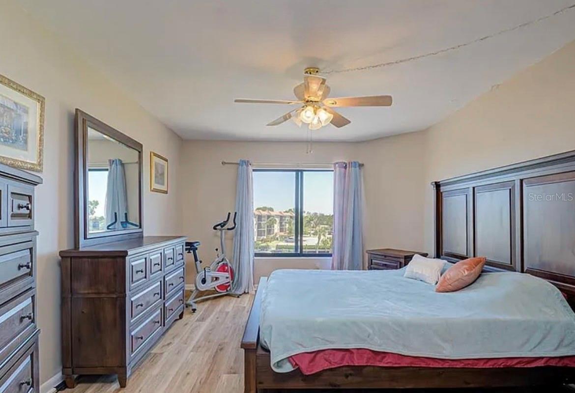 EMERALD POINTE PH 06 BLDG E - Residential
