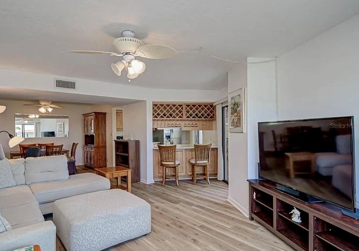 EMERALD POINTE PH 06 BLDG E - Residential