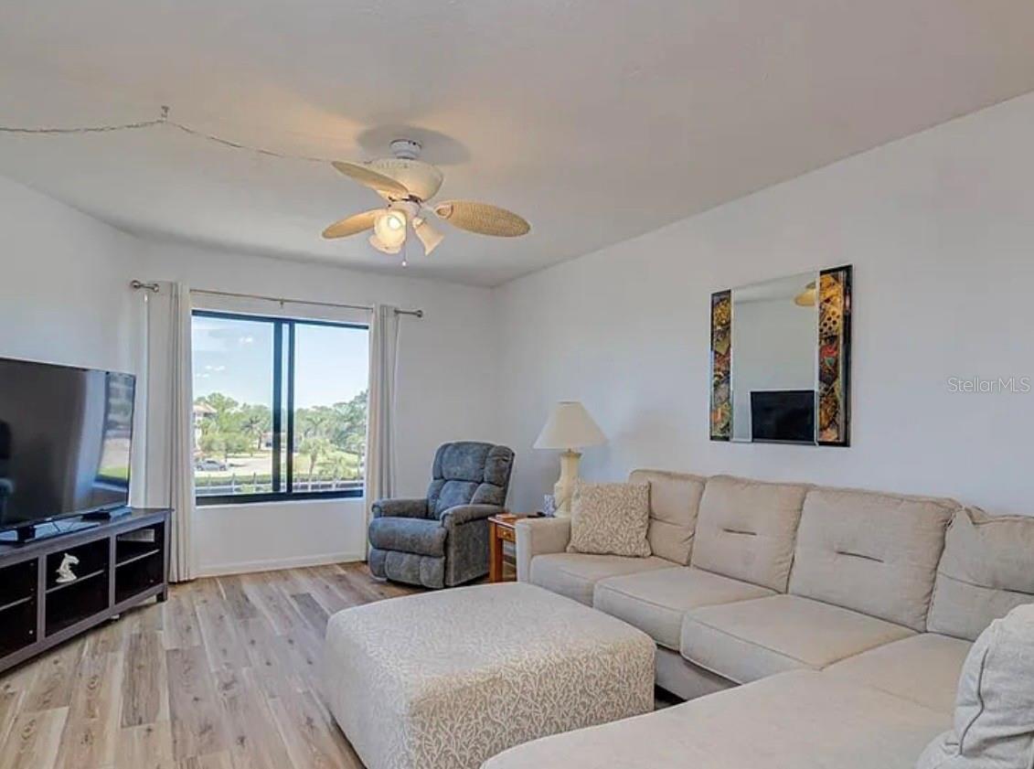EMERALD POINTE PH 06 BLDG E - Residential