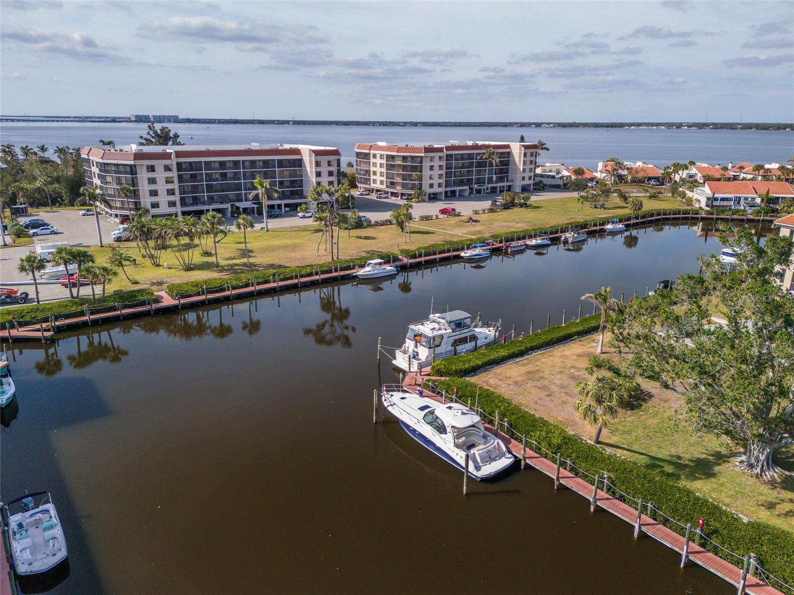 EMERALD POINTE PH 06 BLDG E - Residential