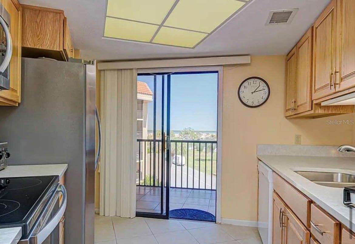 EMERALD POINTE PH 06 BLDG E - Residential