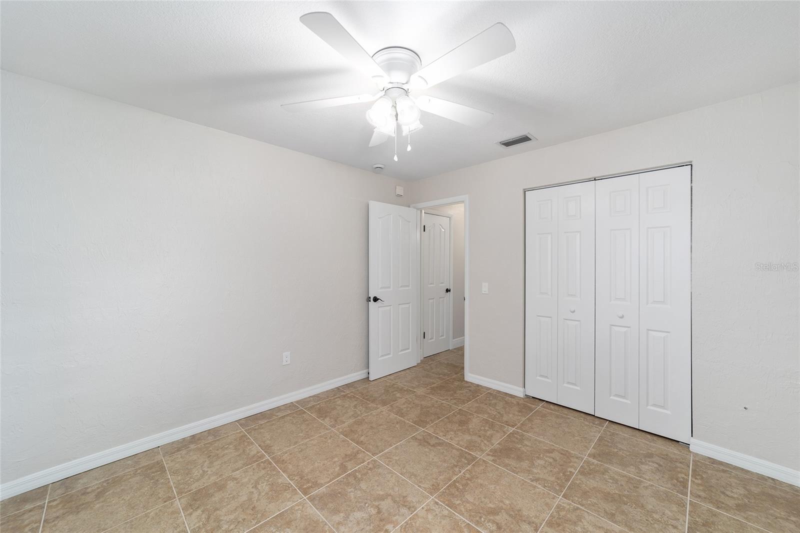 WOODFIELDS UN 05 - Residential Lease