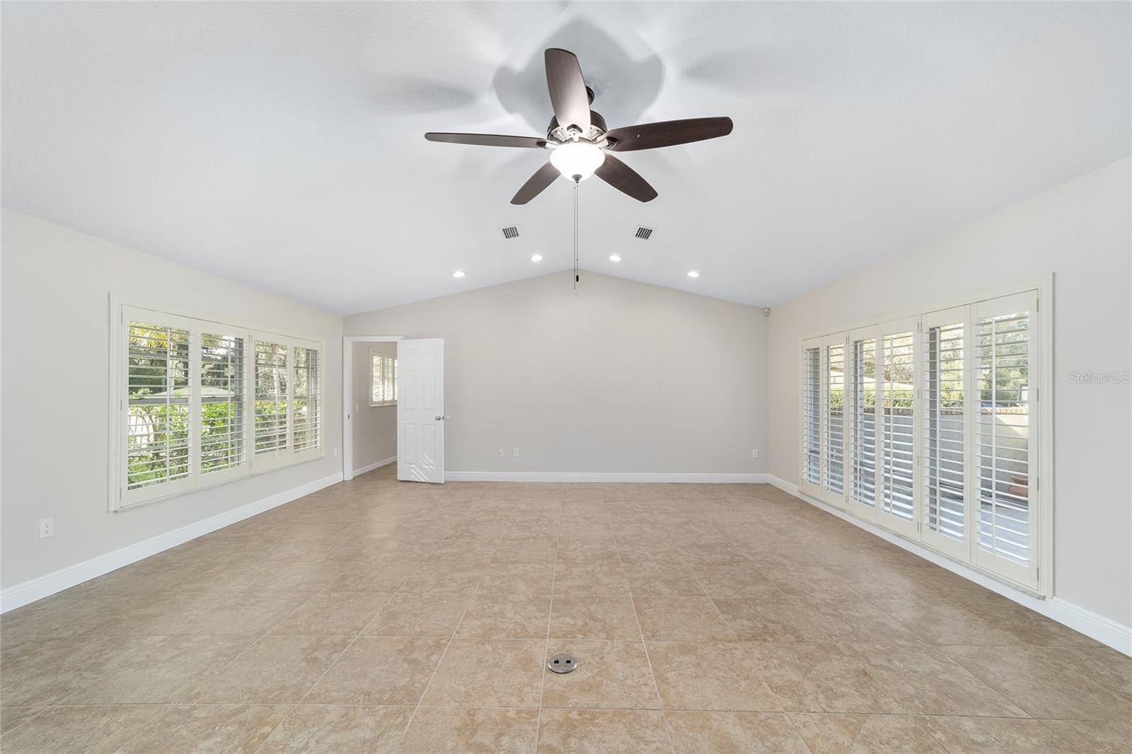 WOODFIELDS UN 05 - Residential Lease