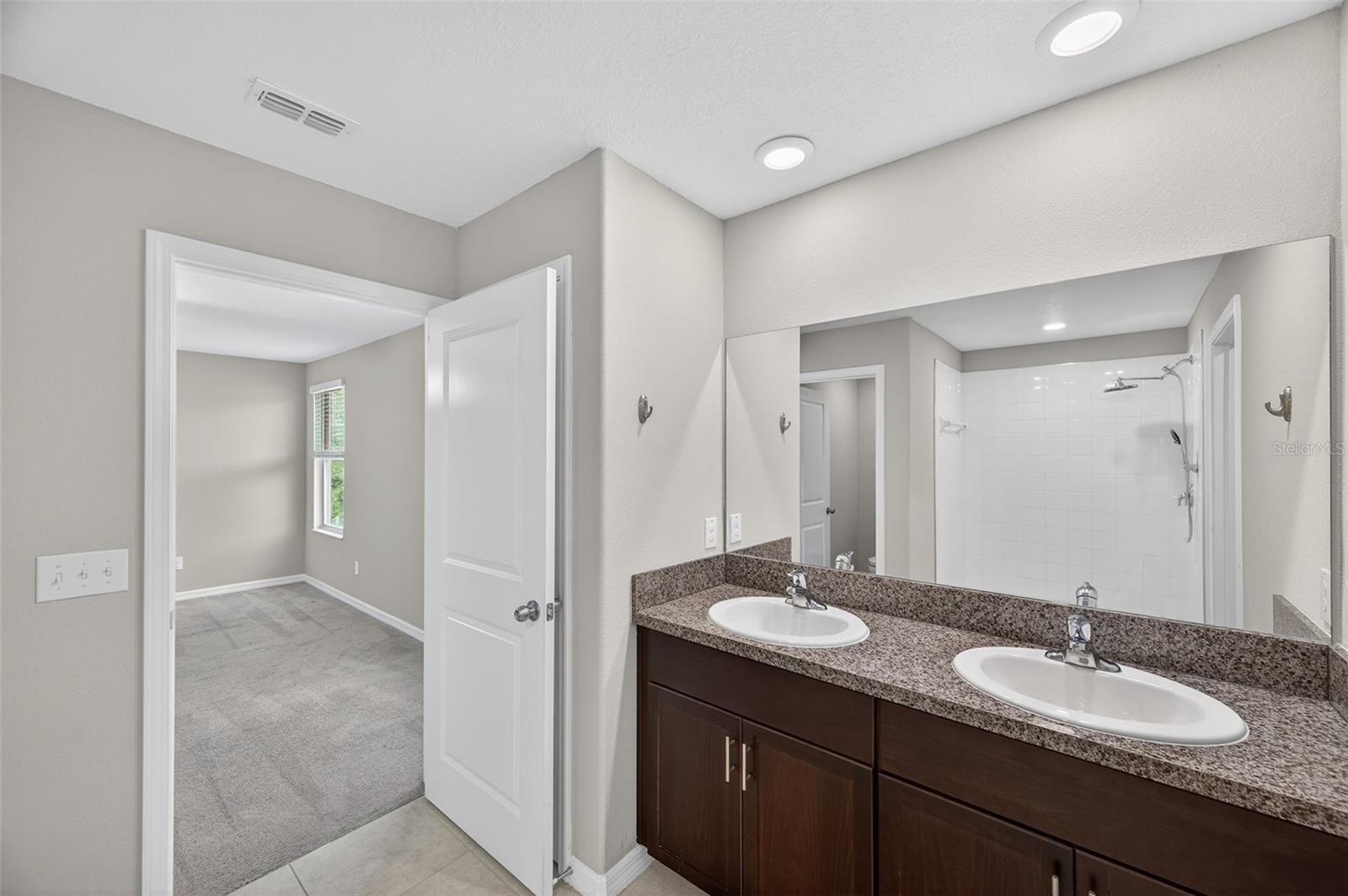 LAKESIDE SOUTH - Residential