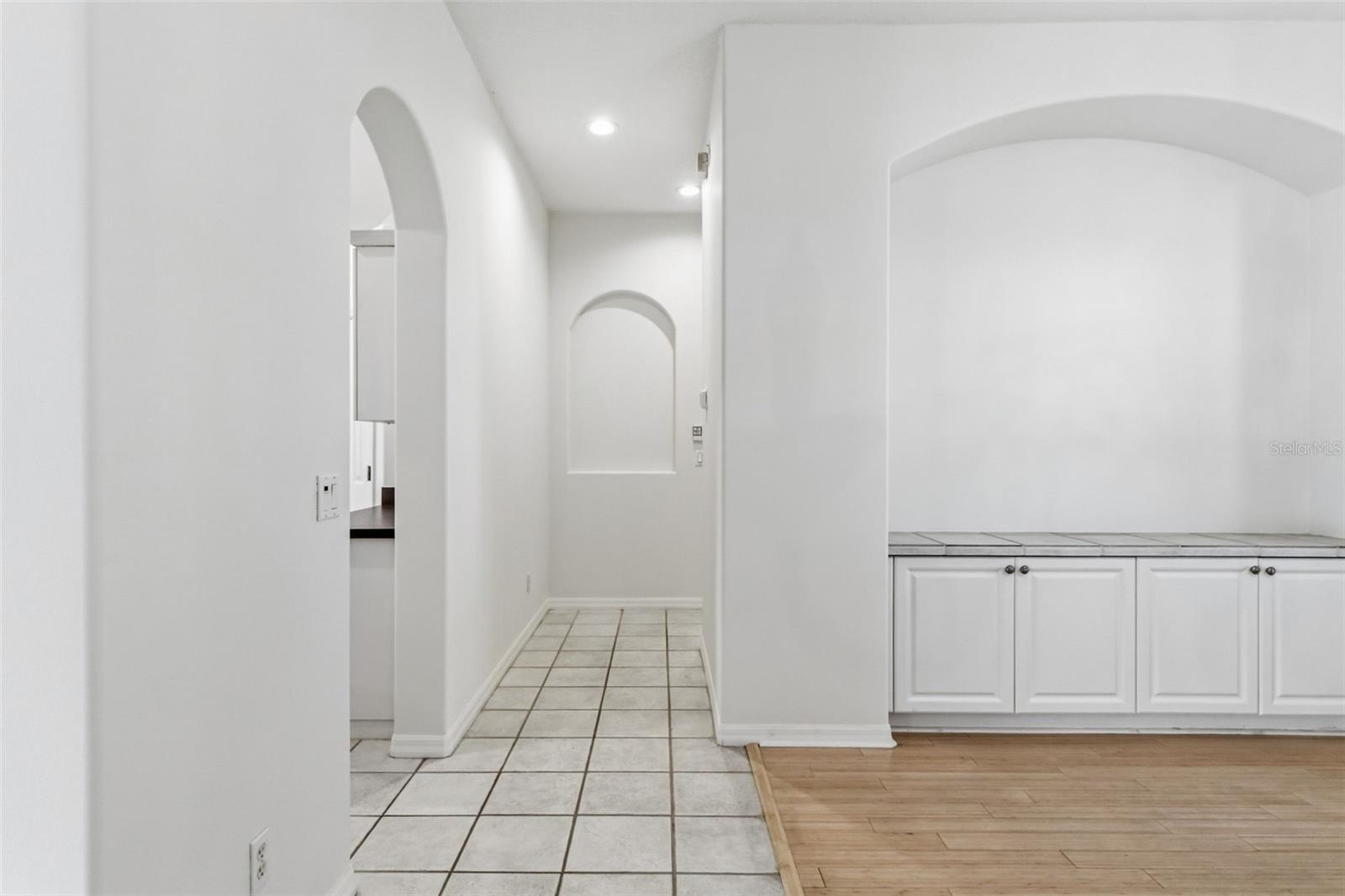 THREE OAKS - Residential