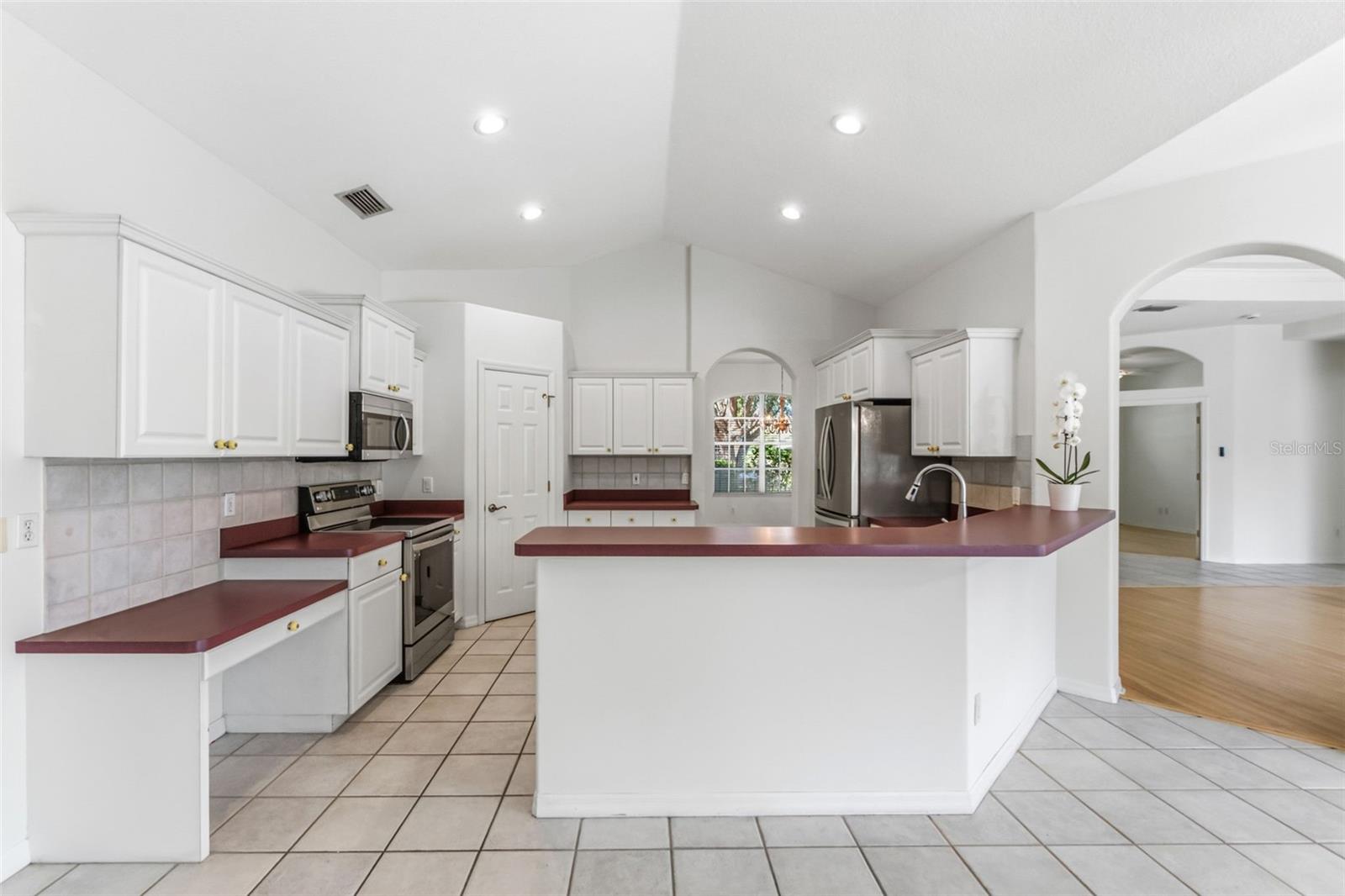 THREE OAKS - Residential