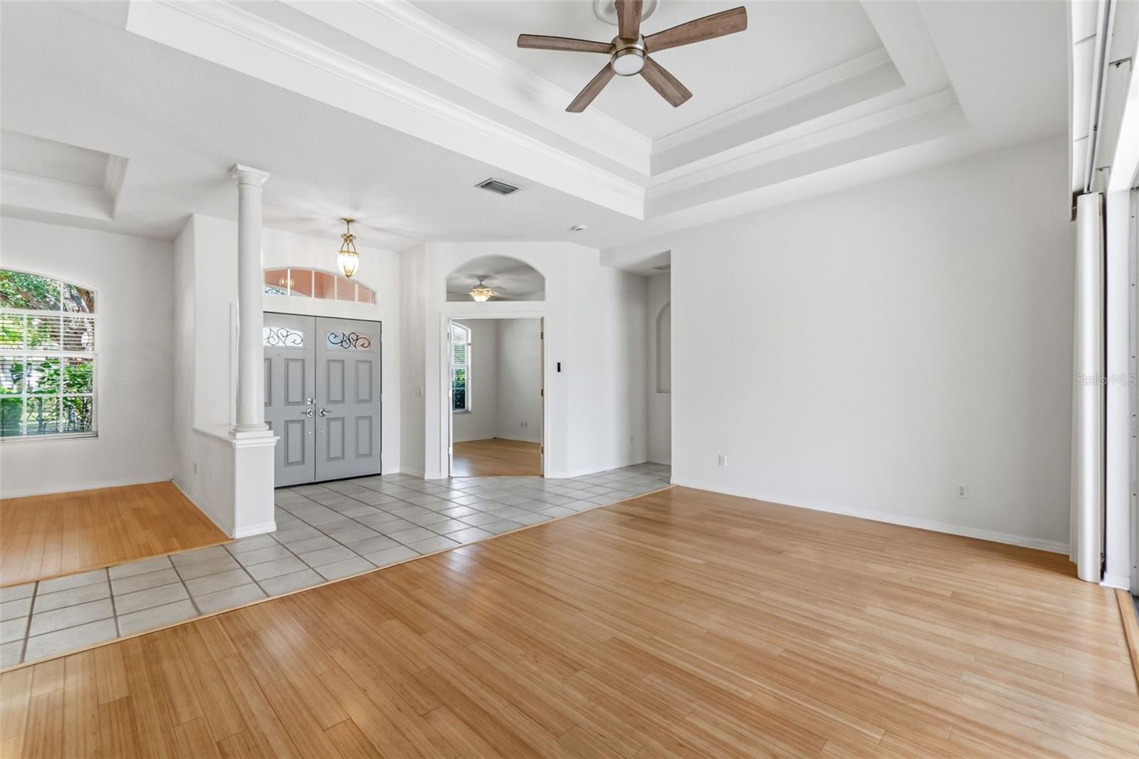 THREE OAKS - Residential