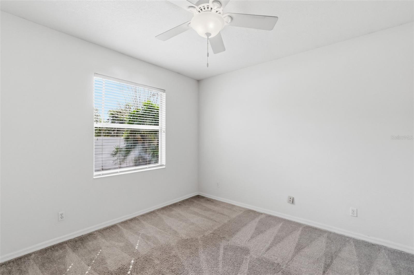 THREE OAKS - Residential