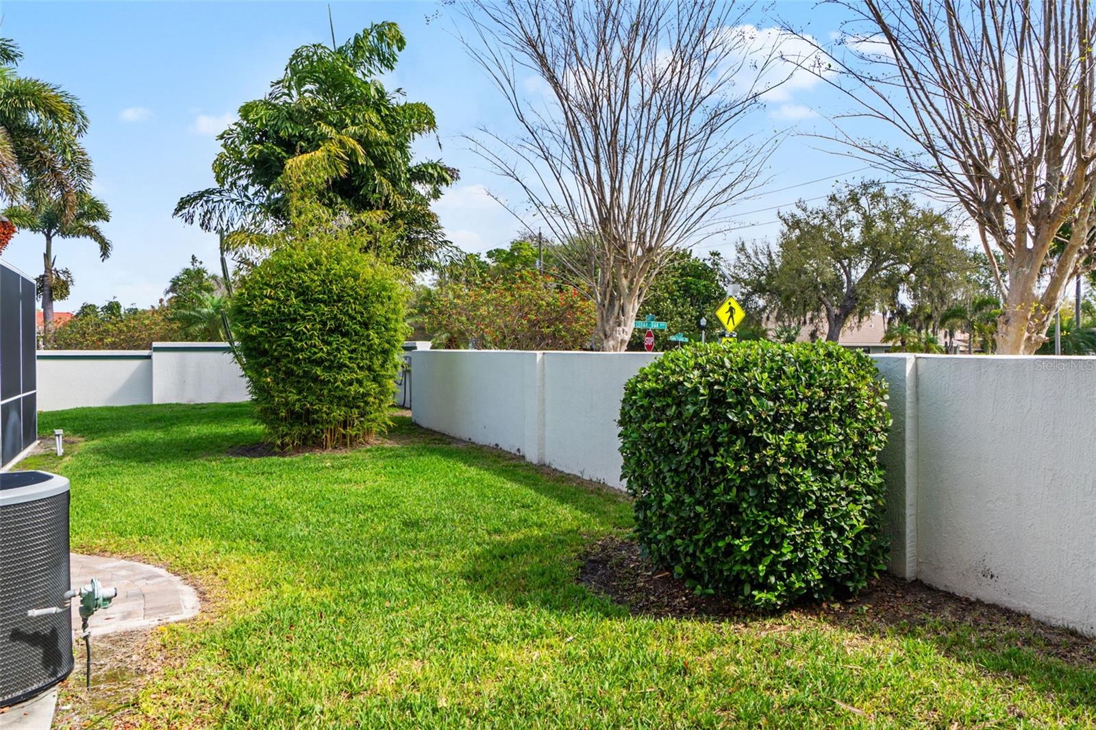 THREE OAKS - Residential