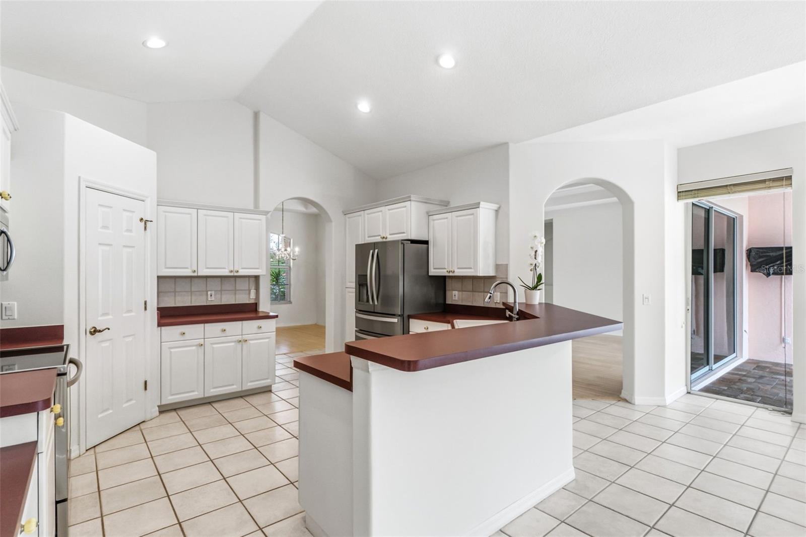 THREE OAKS - Residential