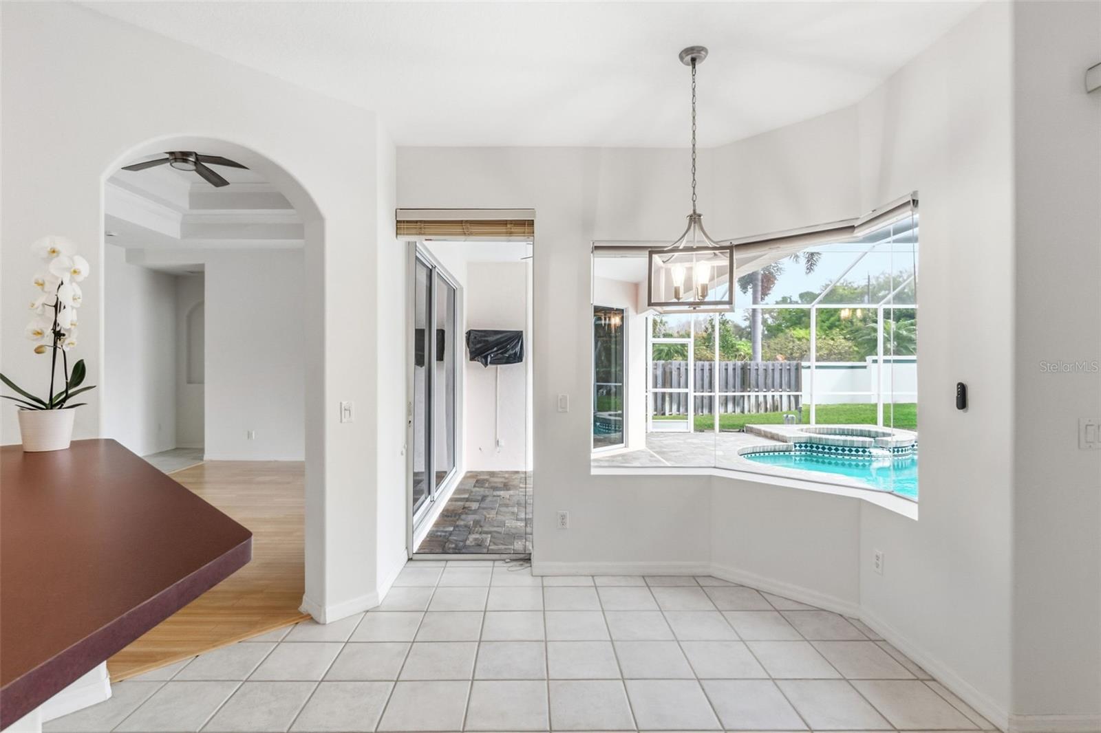 THREE OAKS - Residential