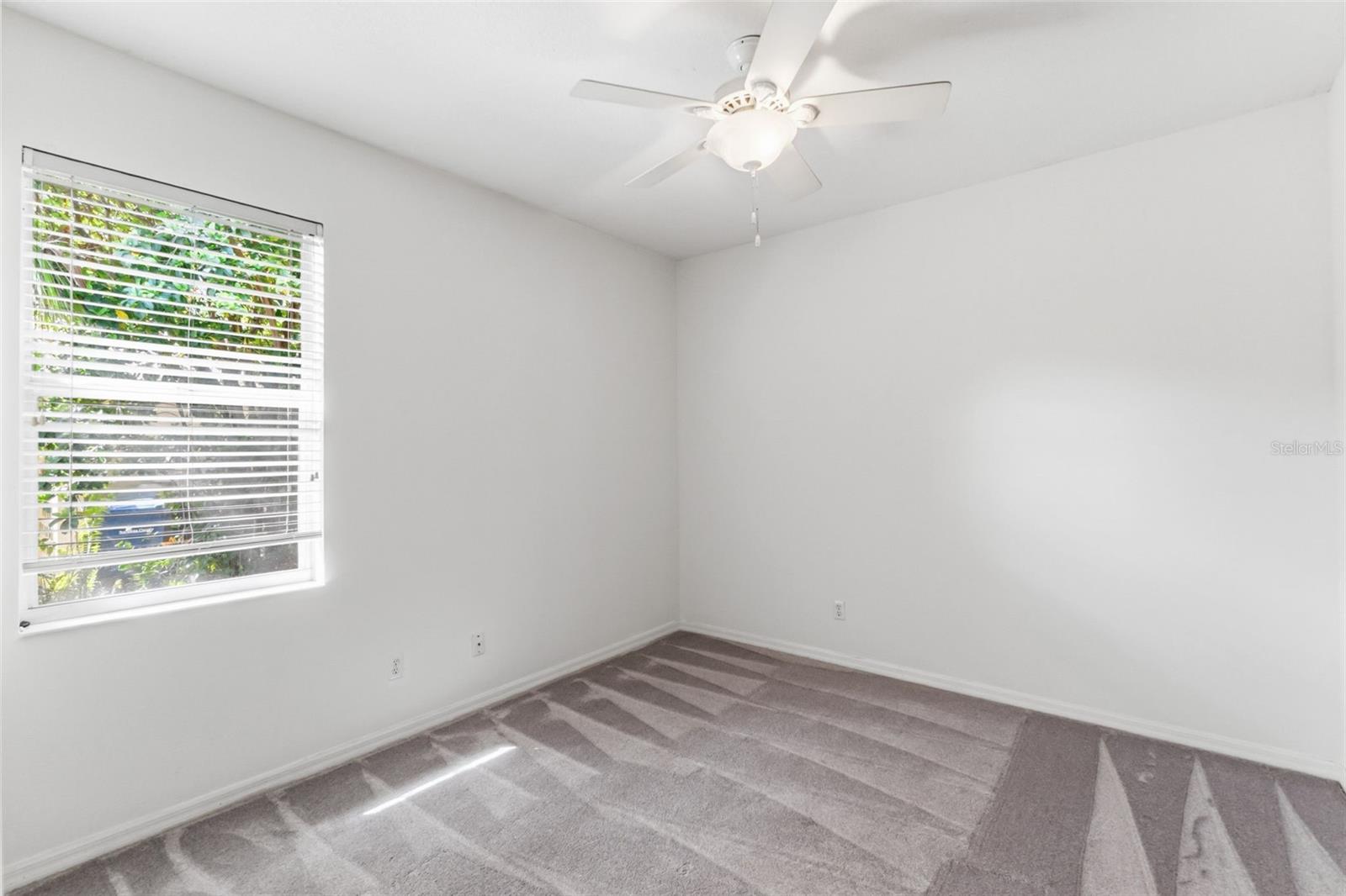 THREE OAKS - Residential