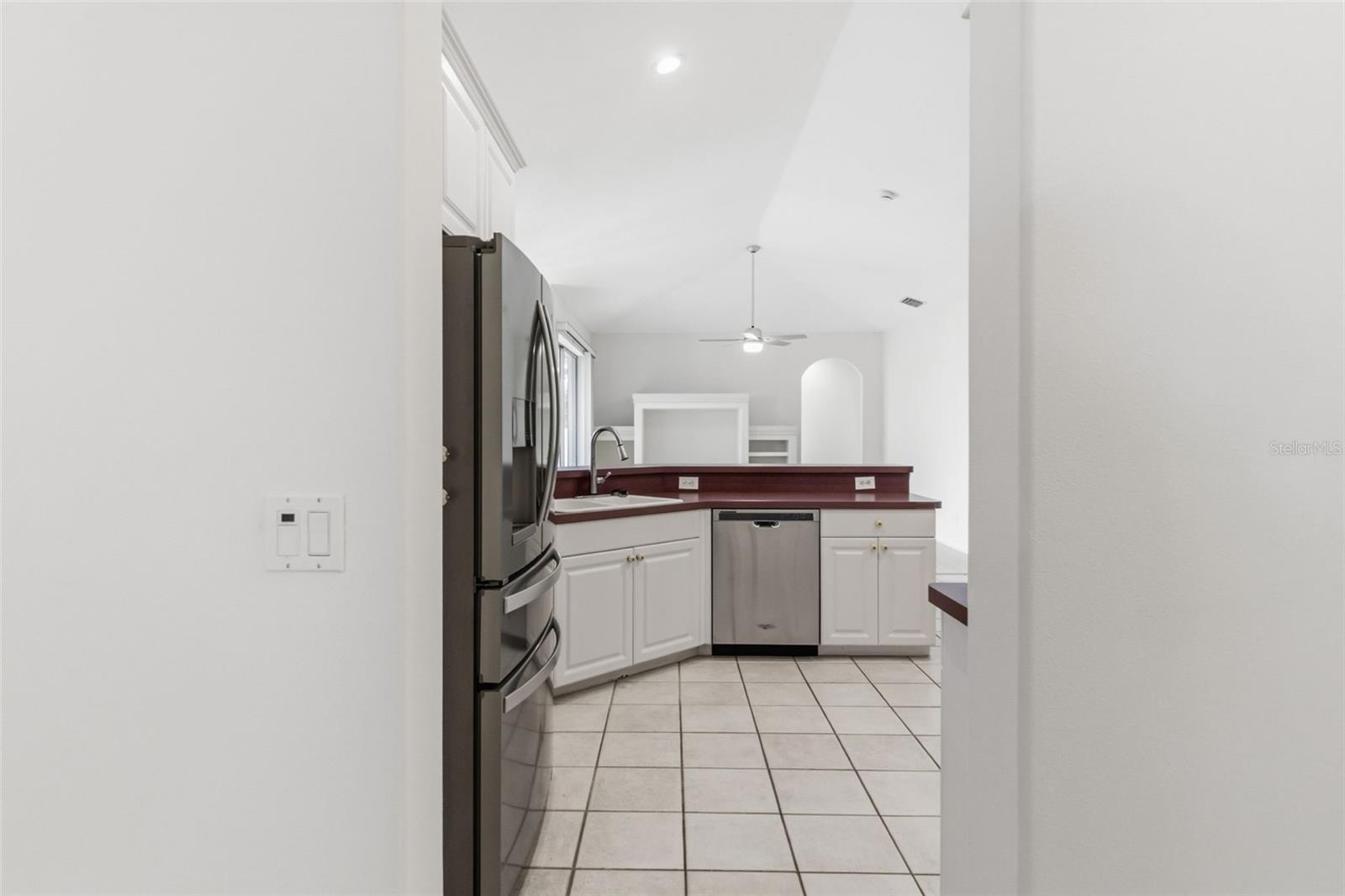 THREE OAKS - Residential