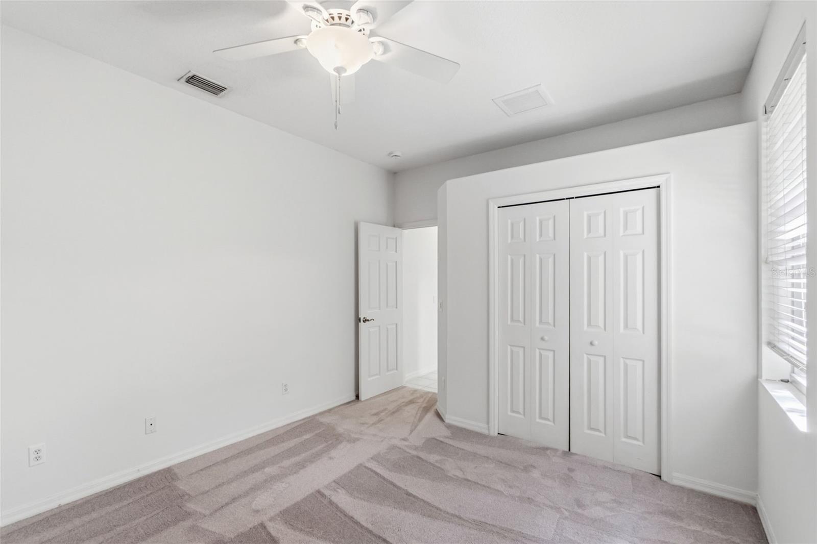 THREE OAKS - Residential