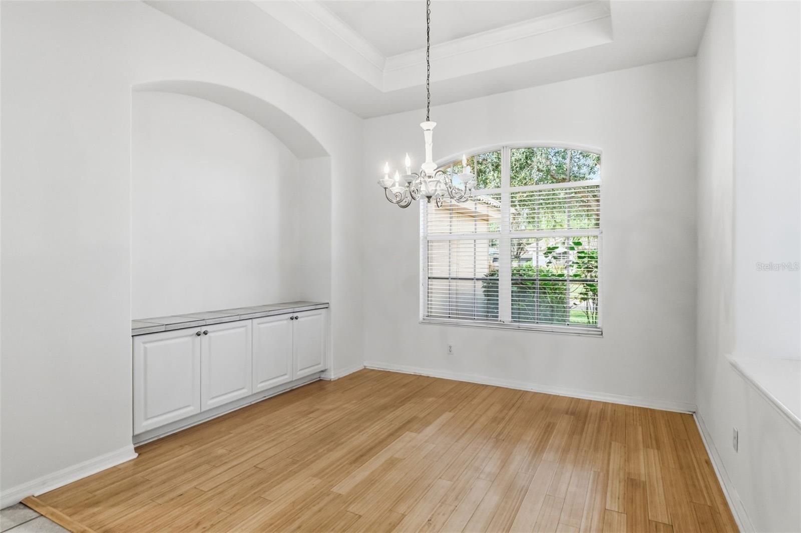 THREE OAKS - Residential