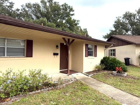 A home in DELAND