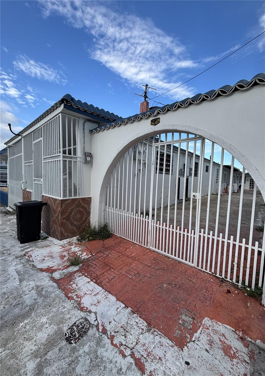 CAPARRA TERRACE - Residential Income