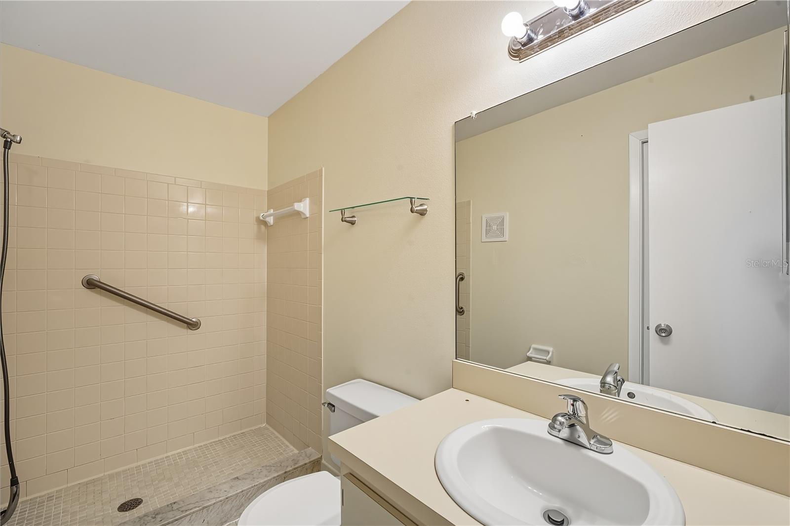 RAINTREE VILLAGE CONDO N - Residential Lease