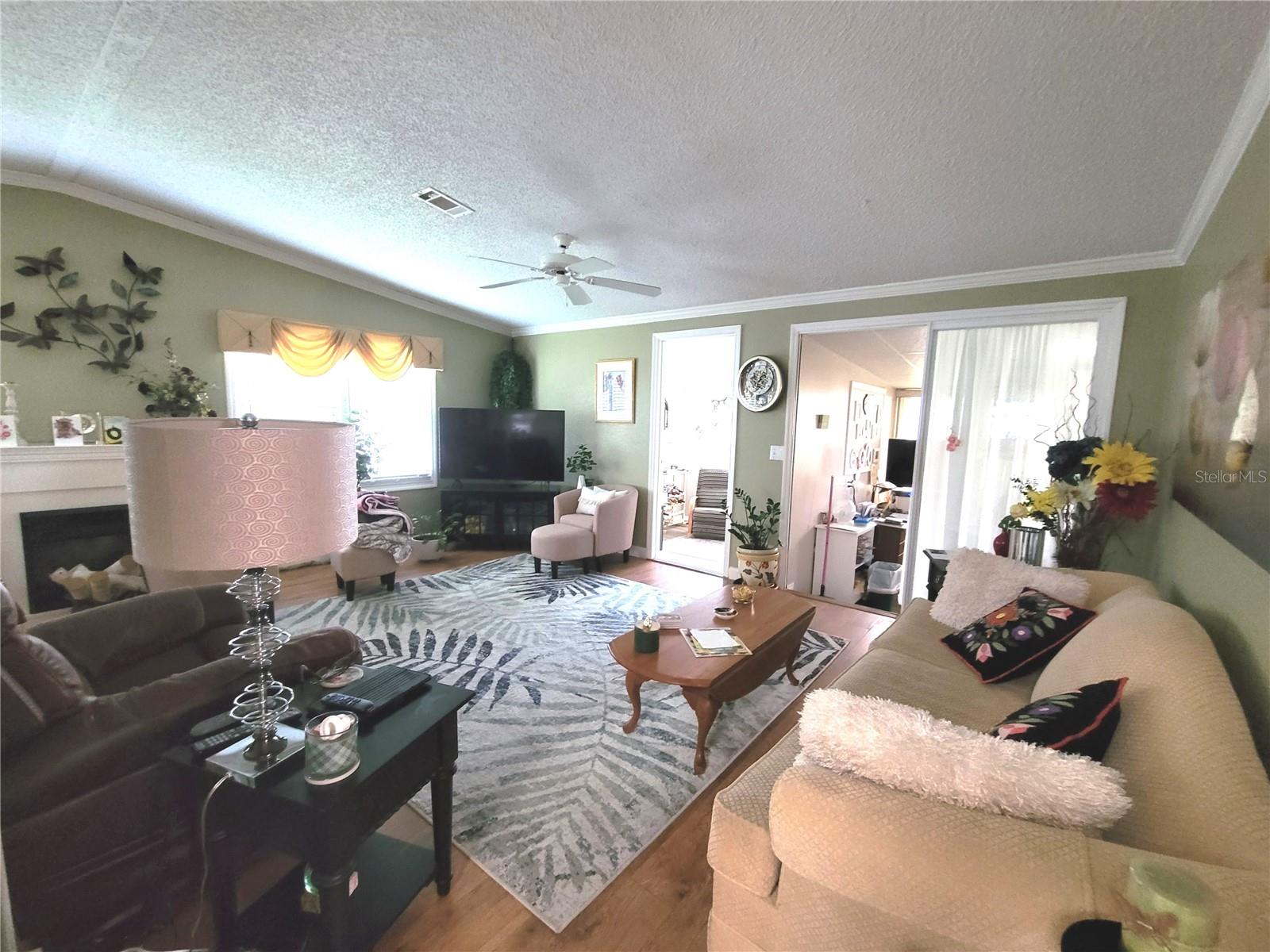 SWEETWATER GOLF & TENNIS CLUB FIRST ADD - Residential