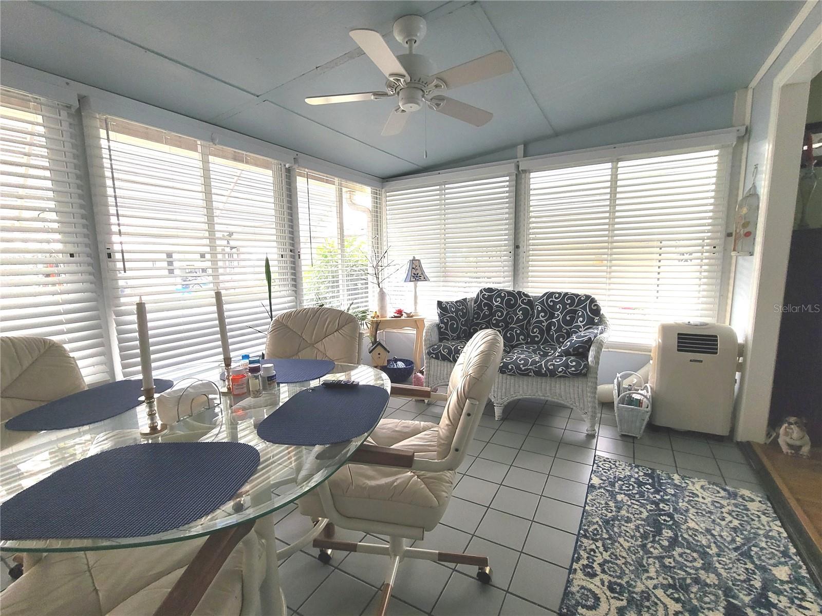 SWEETWATER GOLF & TENNIS CLUB FIRST ADD - Residential