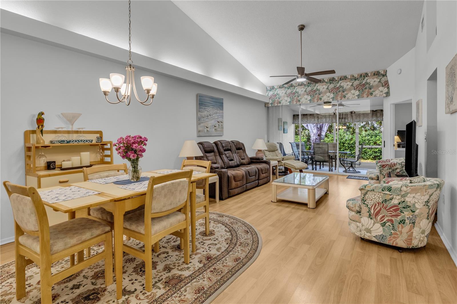 CASA DEL SOL SEC VI - Residential