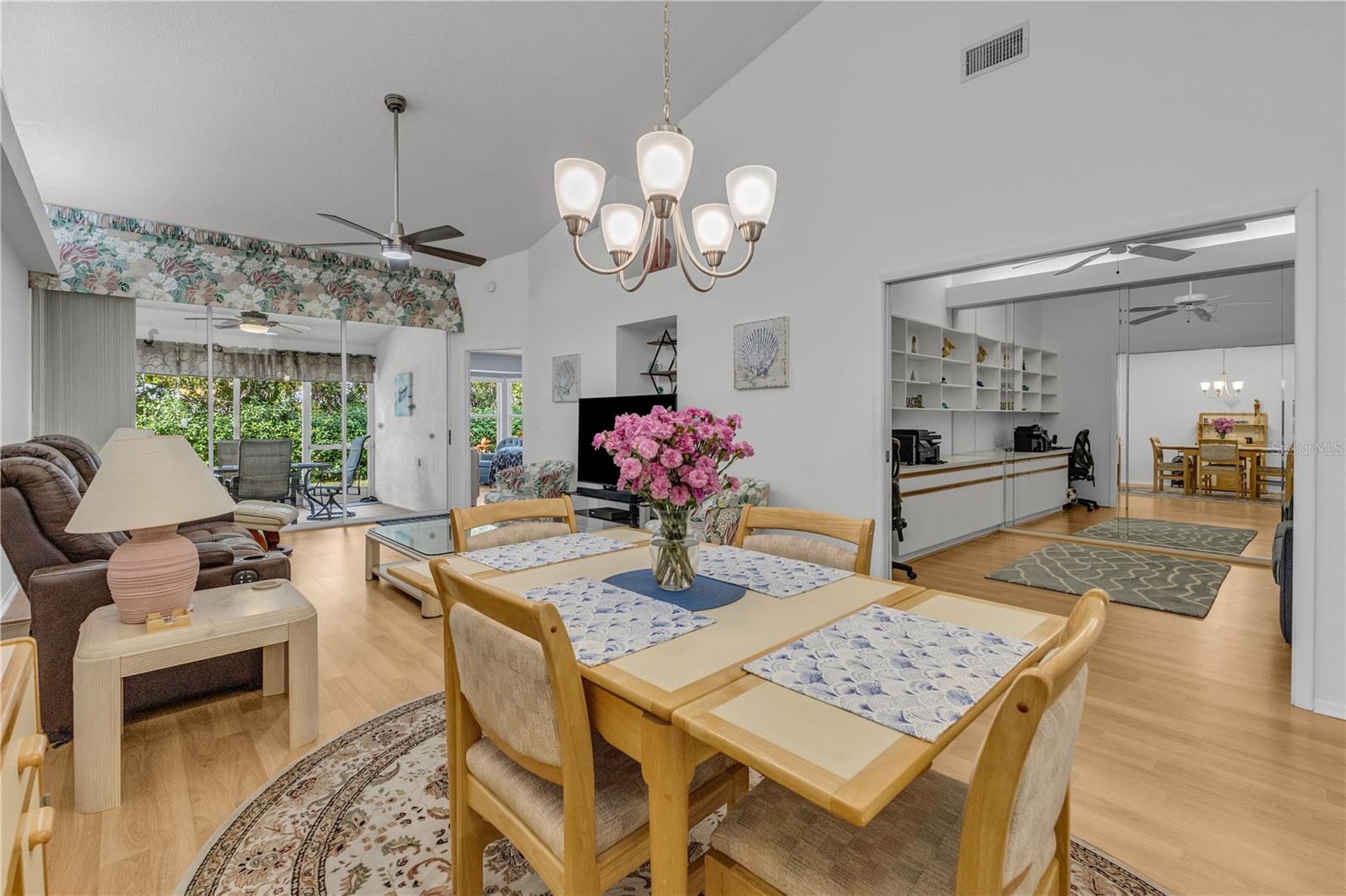 CASA DEL SOL SEC VI - Residential