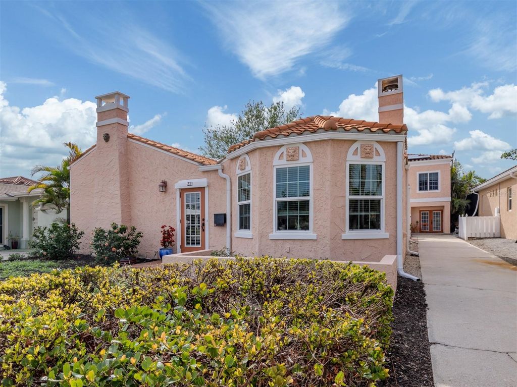 Photo of 321 Pedro Street, Venice, FL 34285 (MLS # N6141189)