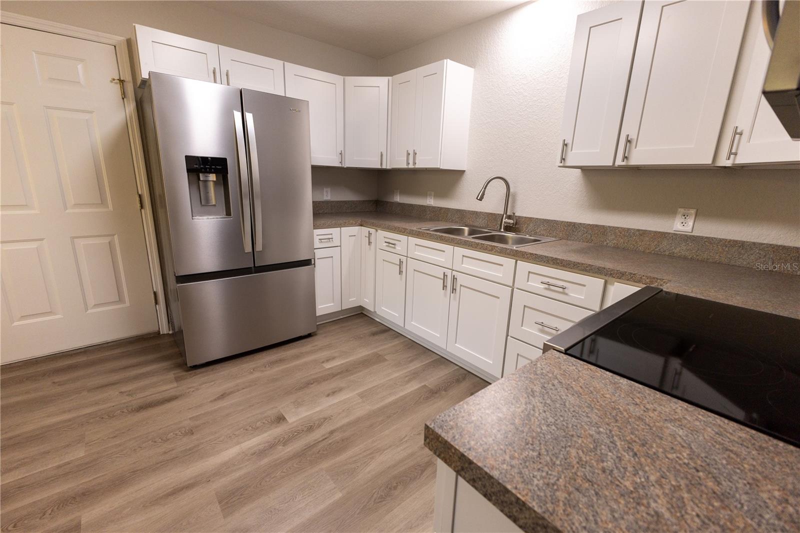 CARLTON VILLAGE PARK - Residential