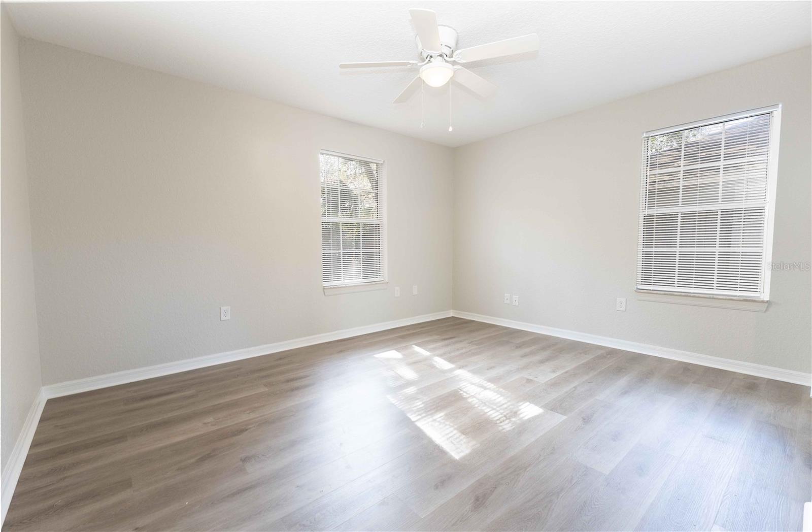 CARLTON VILLAGE PARK - Residential