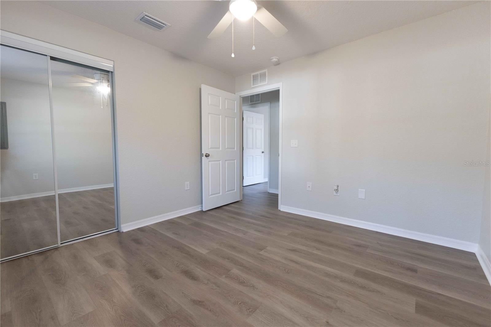 CARLTON VILLAGE PARK - Residential