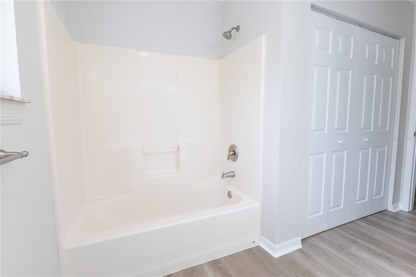 CARLTON VILLAGE PARK - Residential