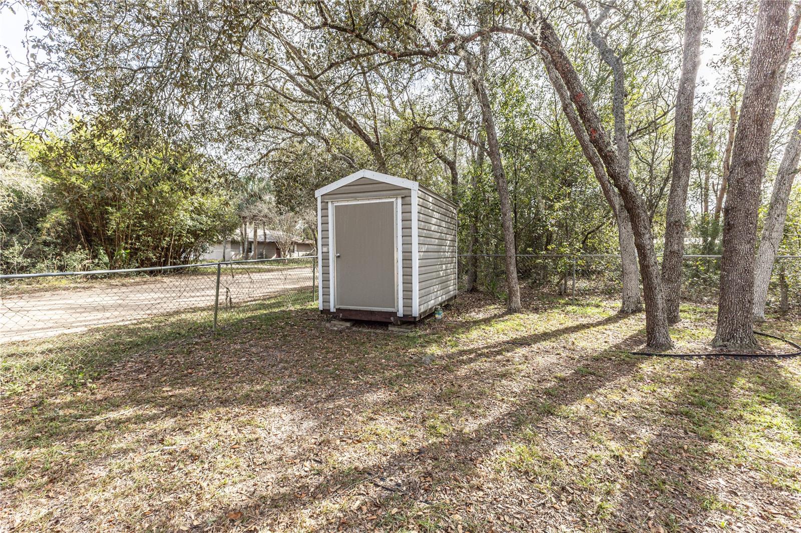 CARLTON VILLAGE PARK - Residential