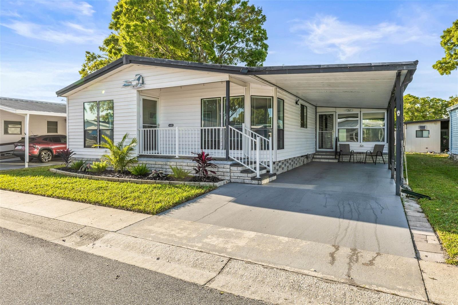 1001 STARKEY ROAD 600