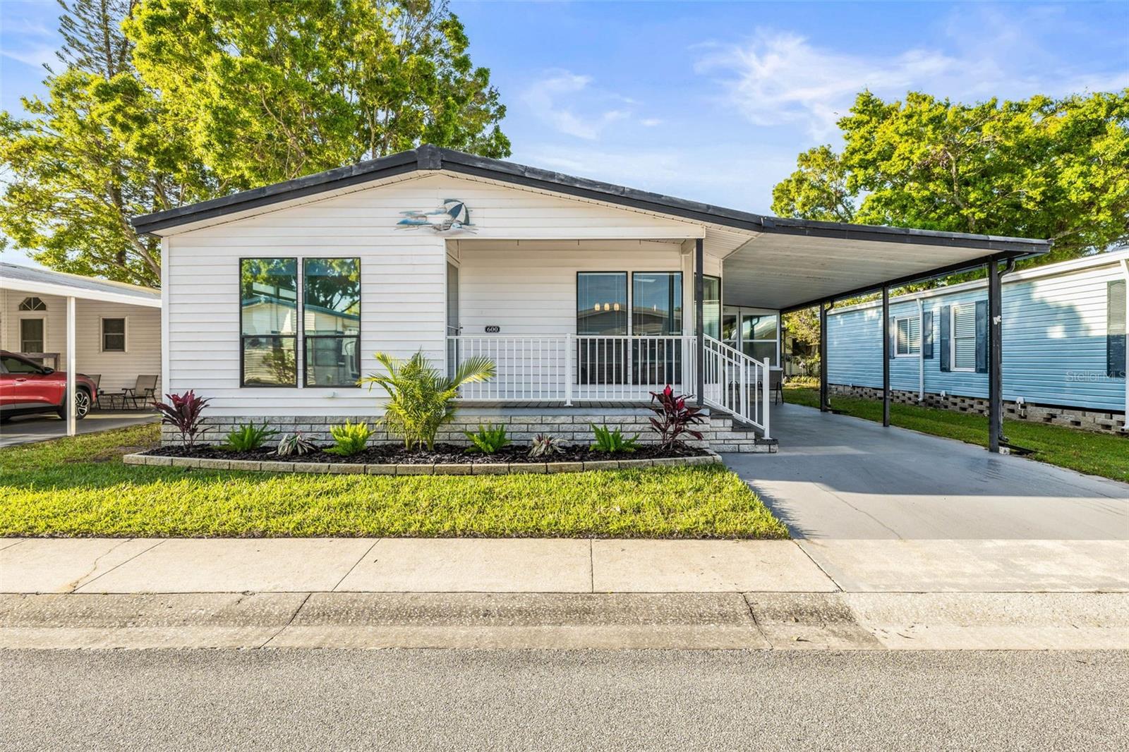 1001 STARKEY ROAD 600