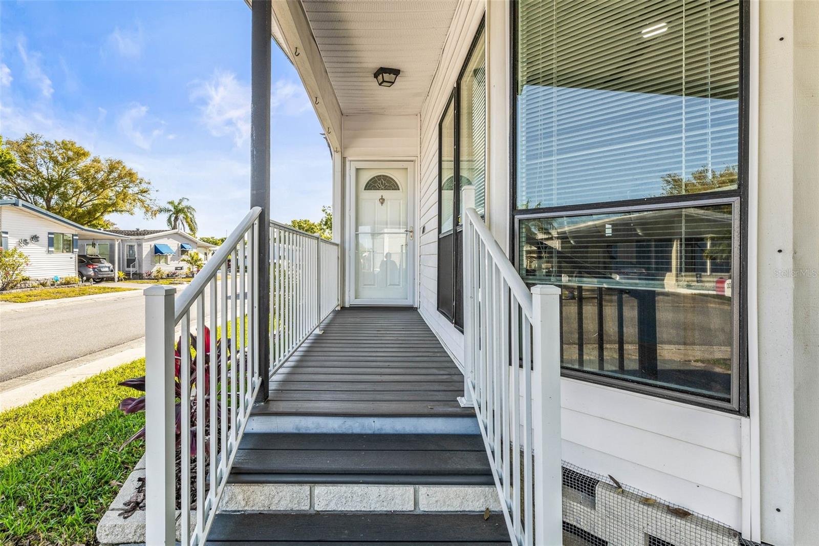 1001 STARKEY ROAD 600