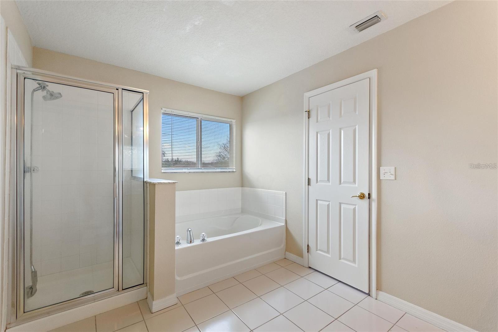 LEGACY PARK PH 02 - Residential Lease