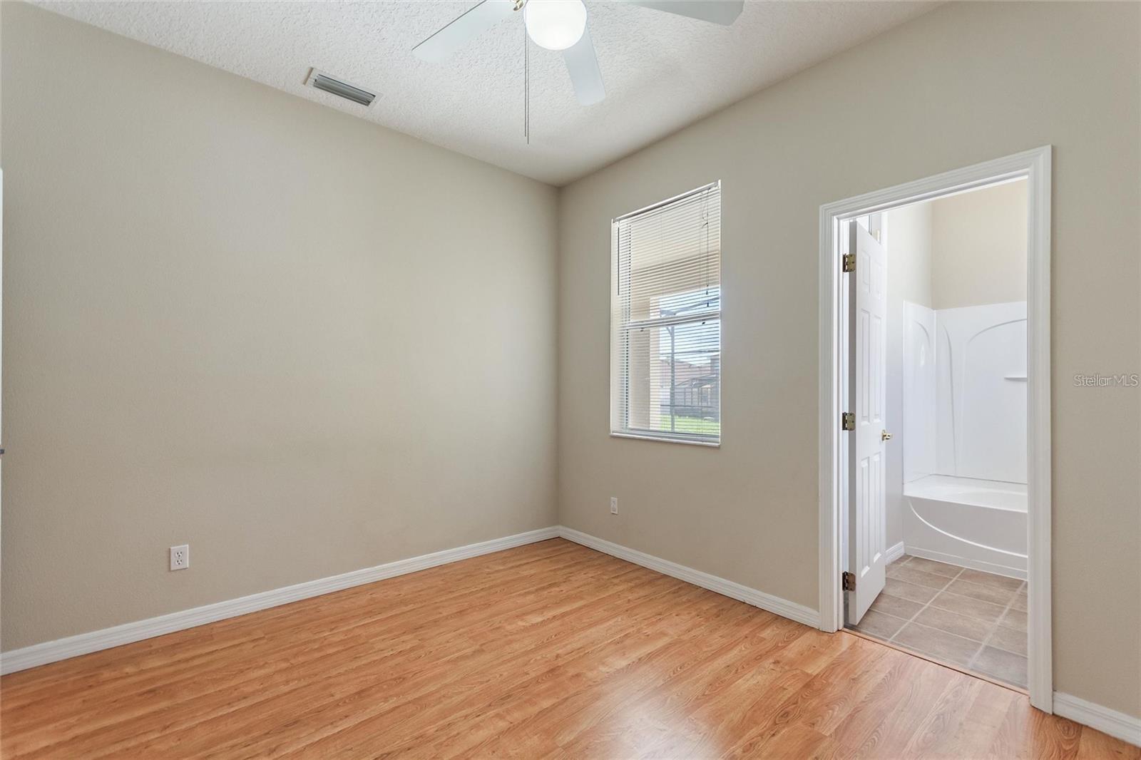 LEGACY PARK PH 02 - Residential Lease