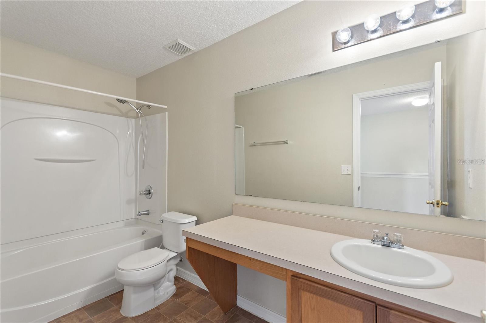 LEGACY PARK PH 02 - Residential Lease