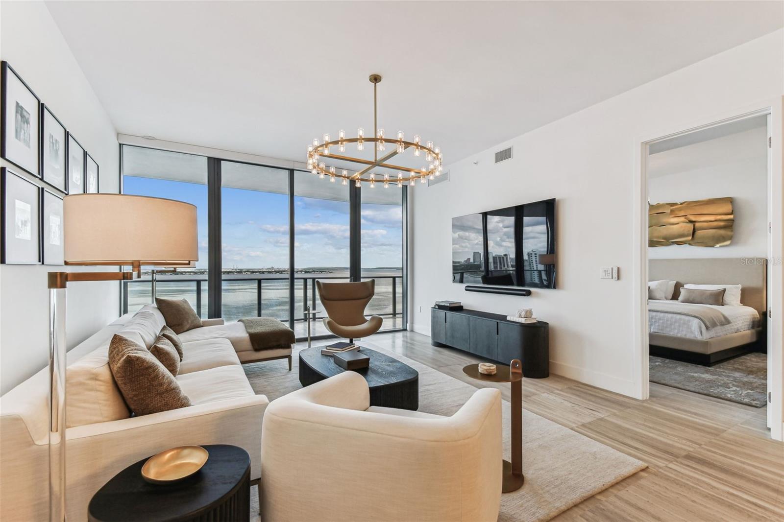 RITZ CARLTON RESIDENCES - Residential Lease